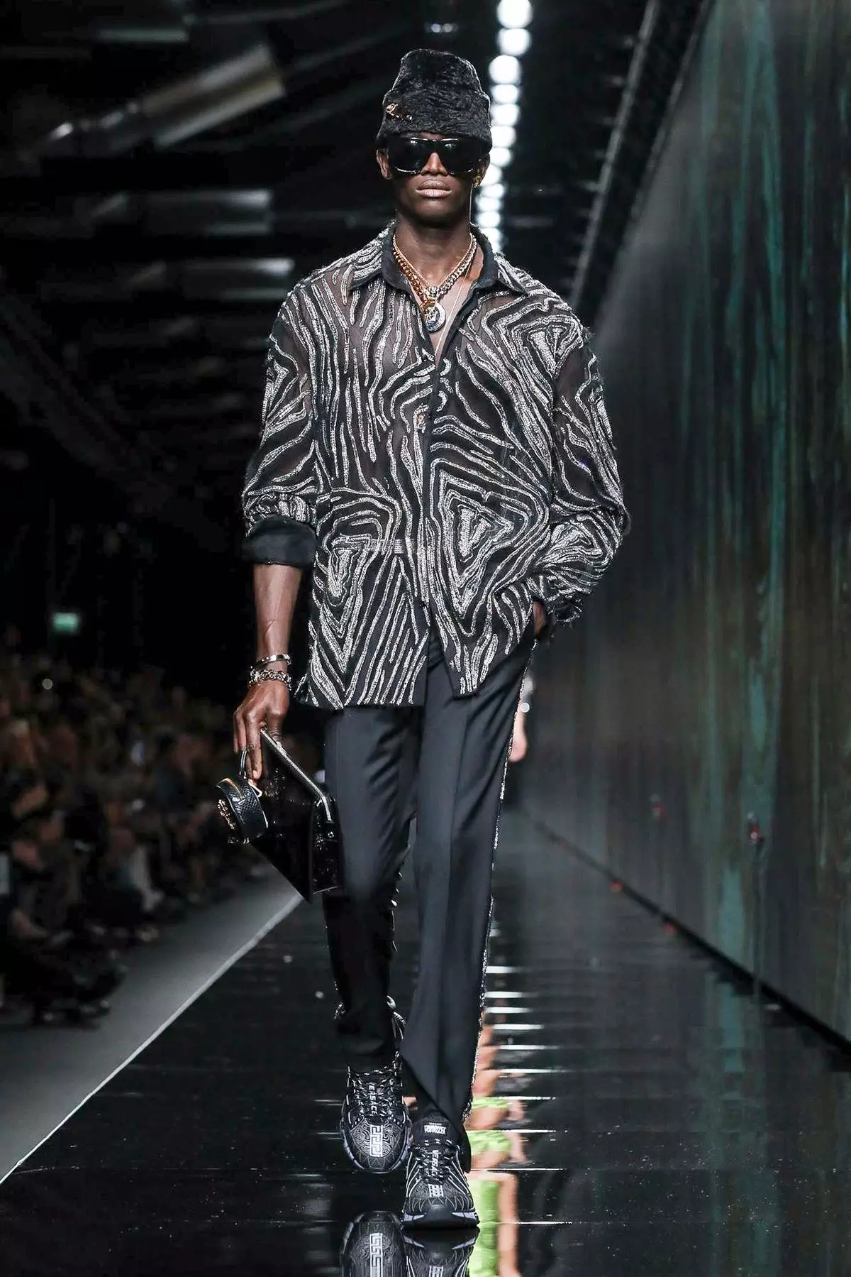 Versace e Itokiselitse ho Apara Hoetla/Mariha 2020 Milan 44569_44