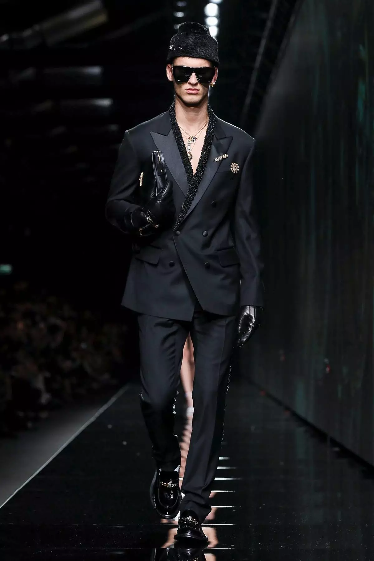 Versace e Itokiselitse ho Apara Hoetla/Mariha 2020 Milan 44569_46