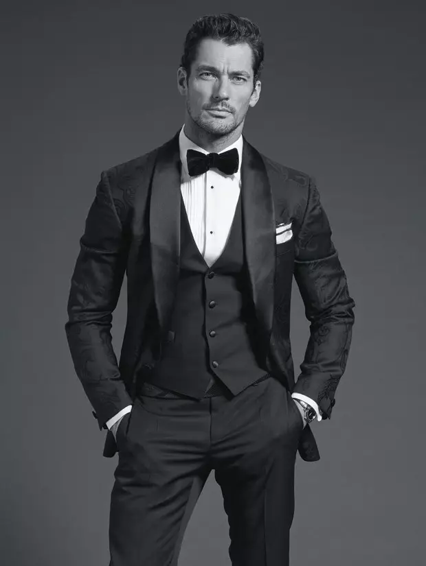 Samfurin Ford David Gandy wanda Jordan Graham ya dauki hoton, tare da salo ta Kelly Humne, da kuma gyaran fuska ta Jenny Ki, don Batun GQ Australia's Man Of The Year!