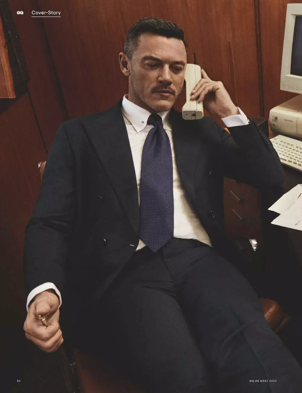 Luke Evans de Marcus Ohlsson por GQ Germanio Marto 2020 Eldonejo