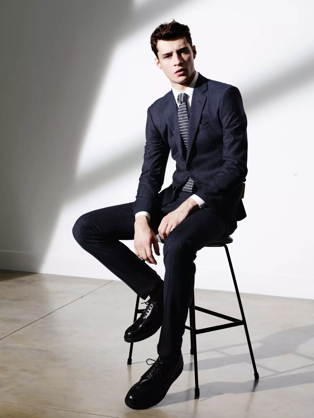 Merek fashion Korea Marcbrick merilis Lookbook Musim Gugur/Musim Dingin 2015 yang dibintangi oleh Adrien Sahores.