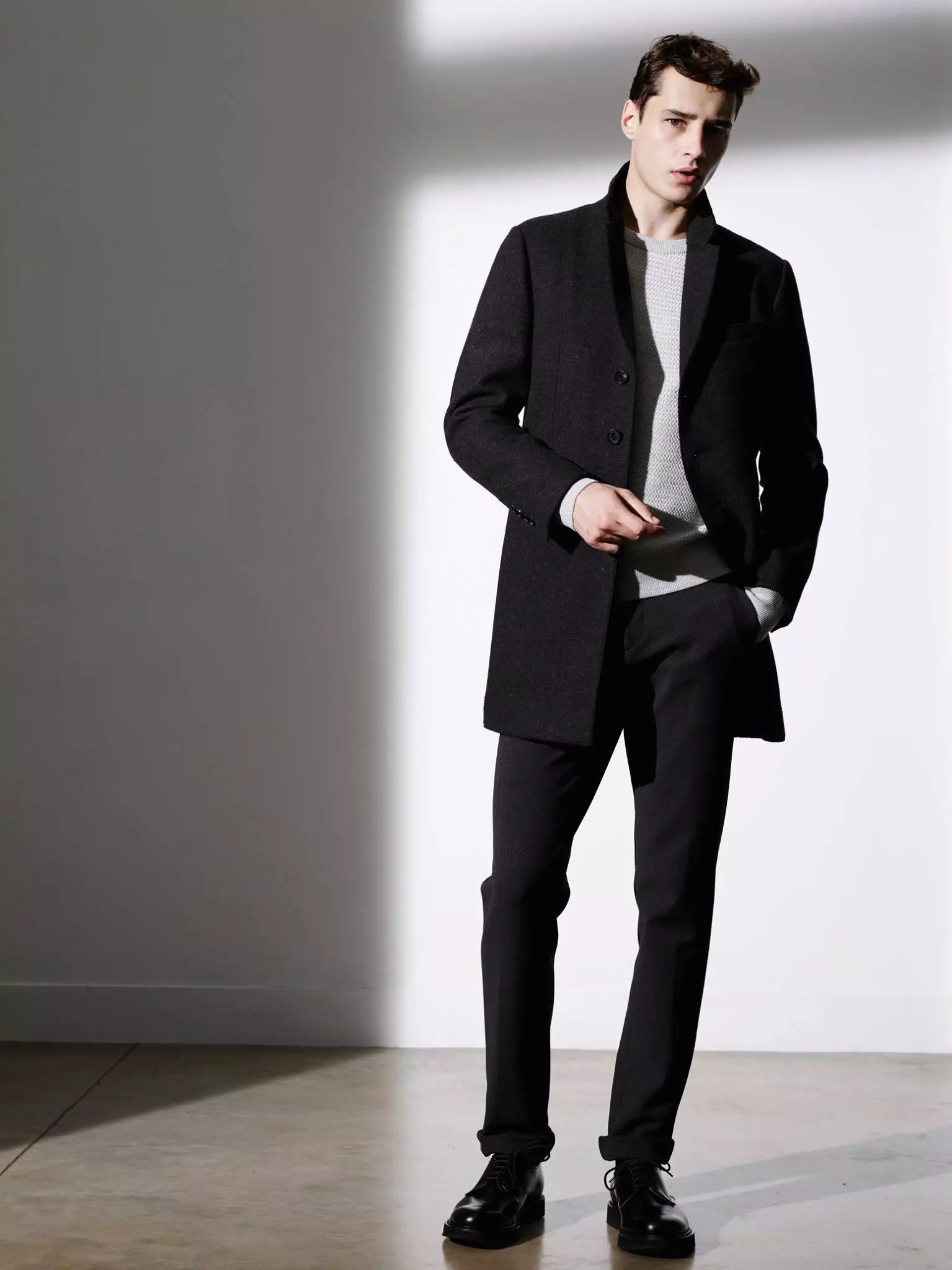 Inilabas ng Korean fashion brand na Marcbrick ang Fall/Winter 2015 Lookbook na pinagbibidahan ni Adrien Sahores.