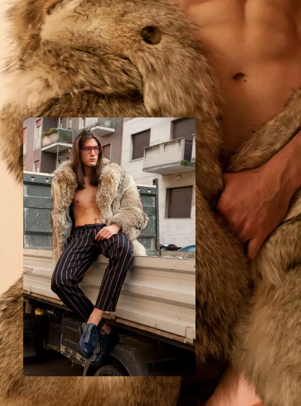 “İyi For You” Fotoğrafçı Erick Stryker ve stilist Stefano Guerrini'nin çalışması. Modeller: Philipp Rudolph Fashion Model Mgmt'de ve Francesco Schmitt Independent Model Mgmt'de. Tüm giyim ve ayakkabılar Guglielmo Capone Scarf Sci'm for webelieveinstyle.maison Glasses vintage A.N.G.E.L.O.