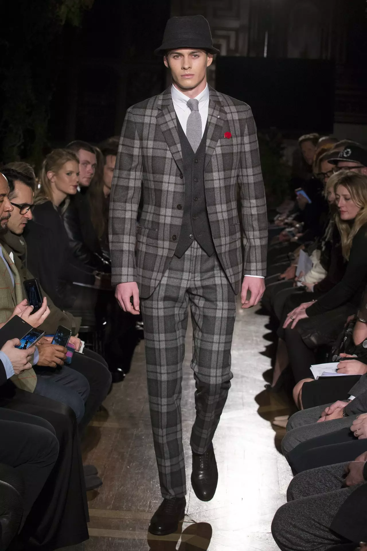 Hackett_AW15_001_1280x1920