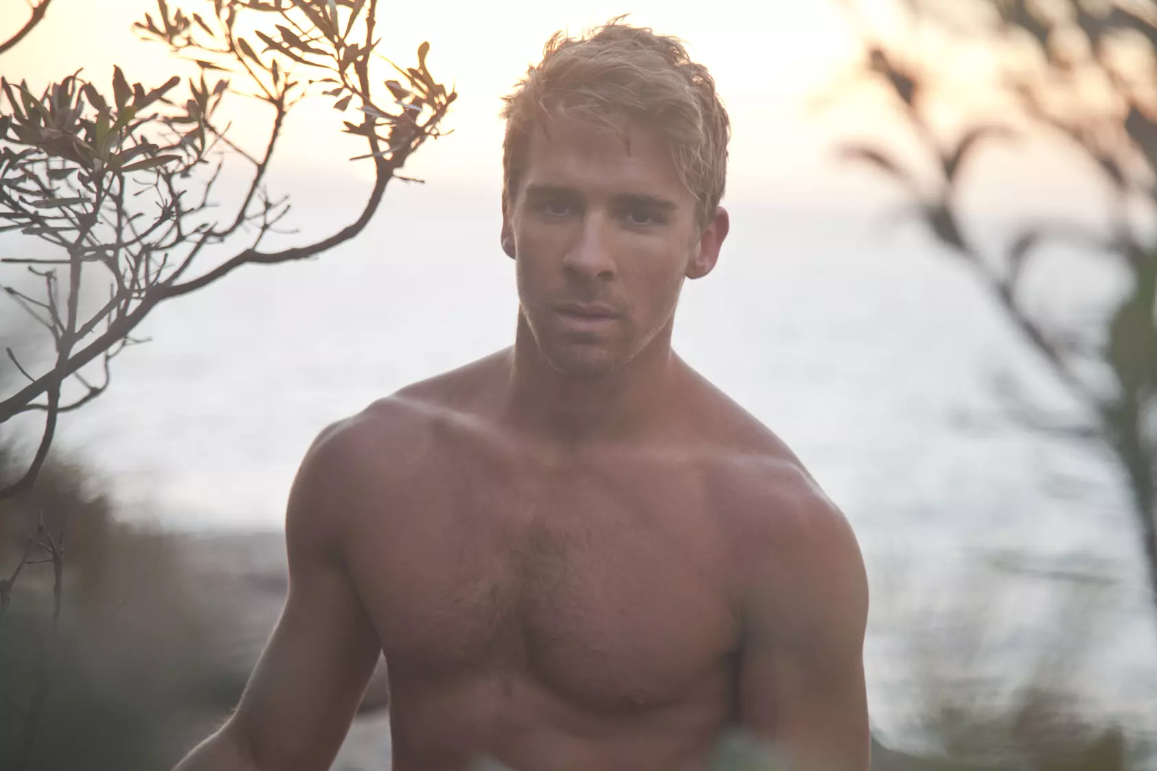 Hugh Sheridan ၈