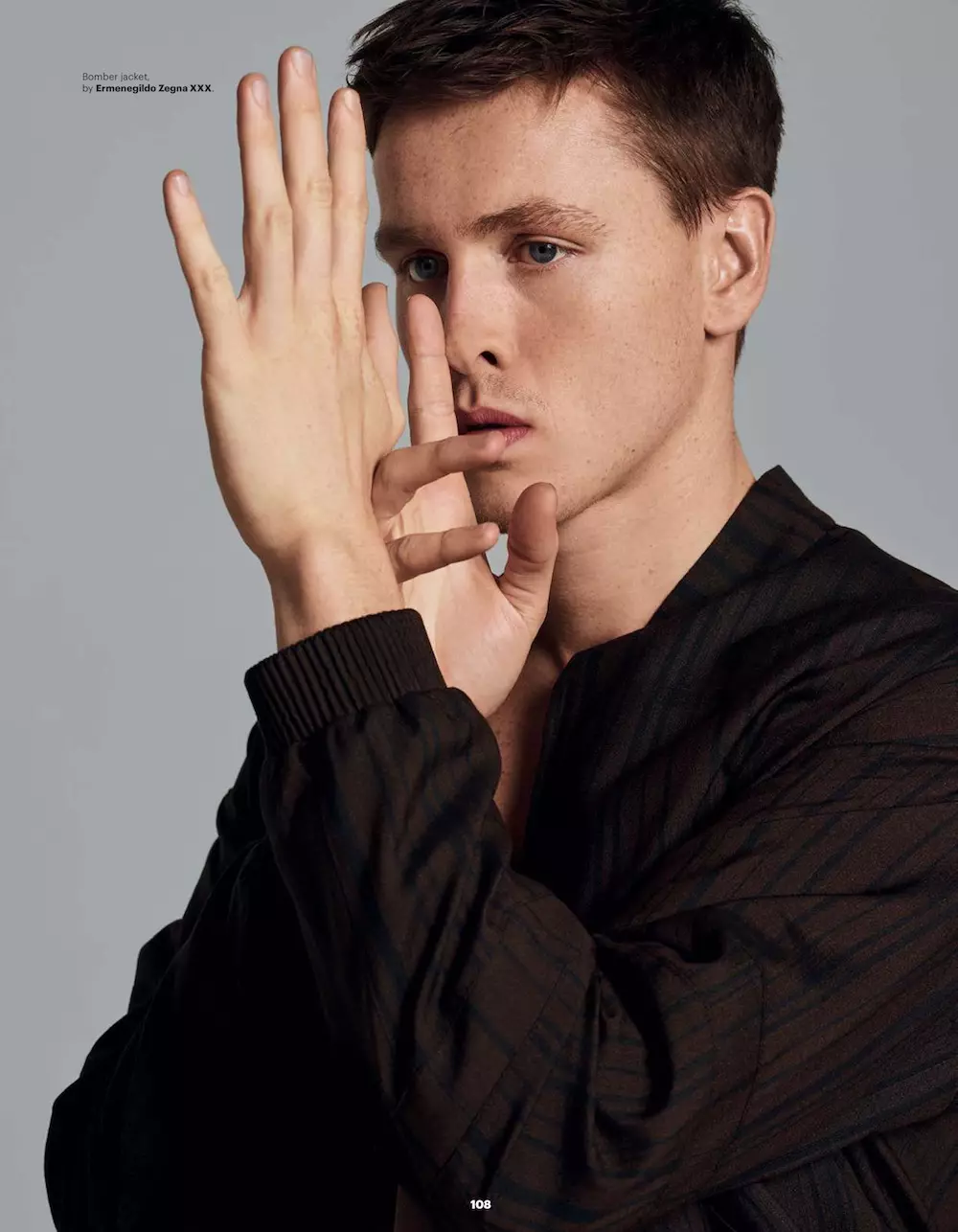 Harris Dickinson para sa Esquire Singapore Peb 2020 Editoryal