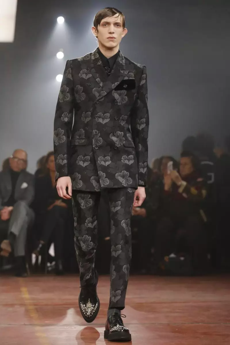 Alexander McQueen nguo za wanaume msimu wa baridi 2015 huko london