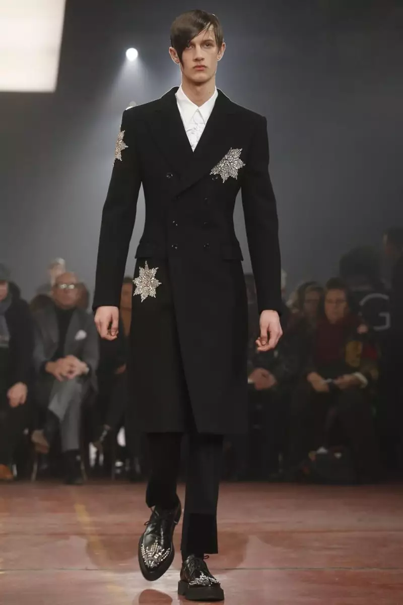 Veshje për meshkuj Alexander Mcqueen vjeshte dimër 2015 në Londër