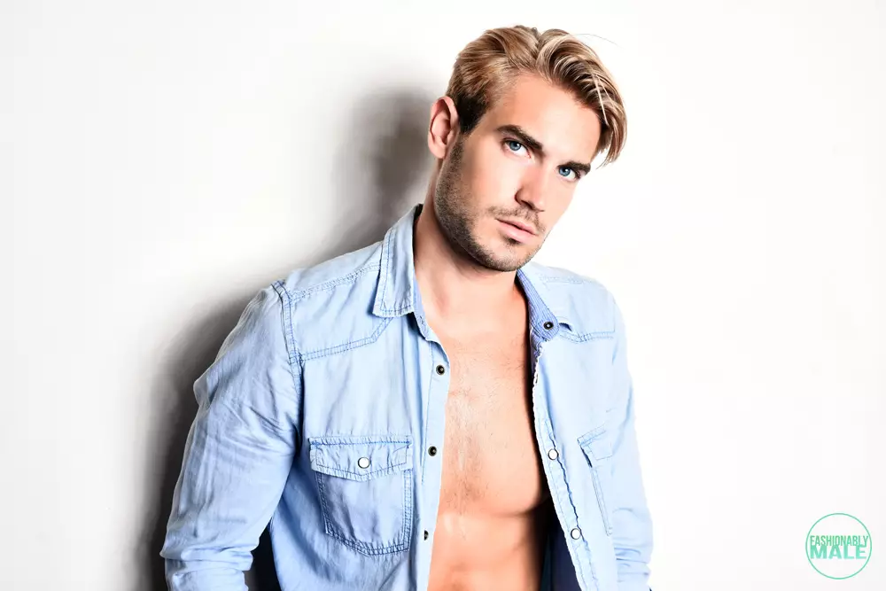 Lucas Bloms, Phil Limprasertwong a Fashionably Male4-hez