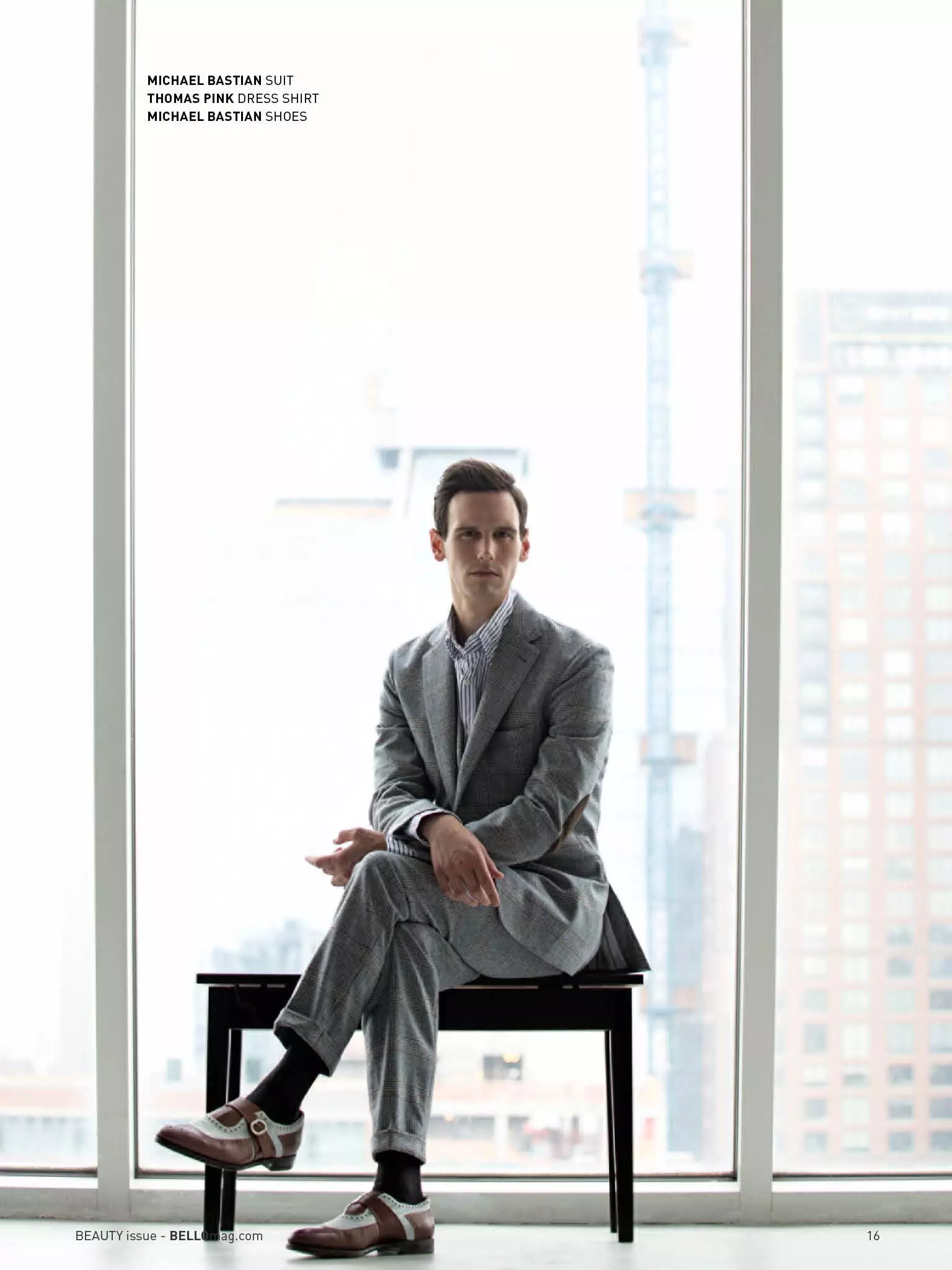 Seo íomhánna nua de Cory Michael Smith do Bello Mag a lámhaigh Karl Simone cumasach. Styled le Darryl Glover.