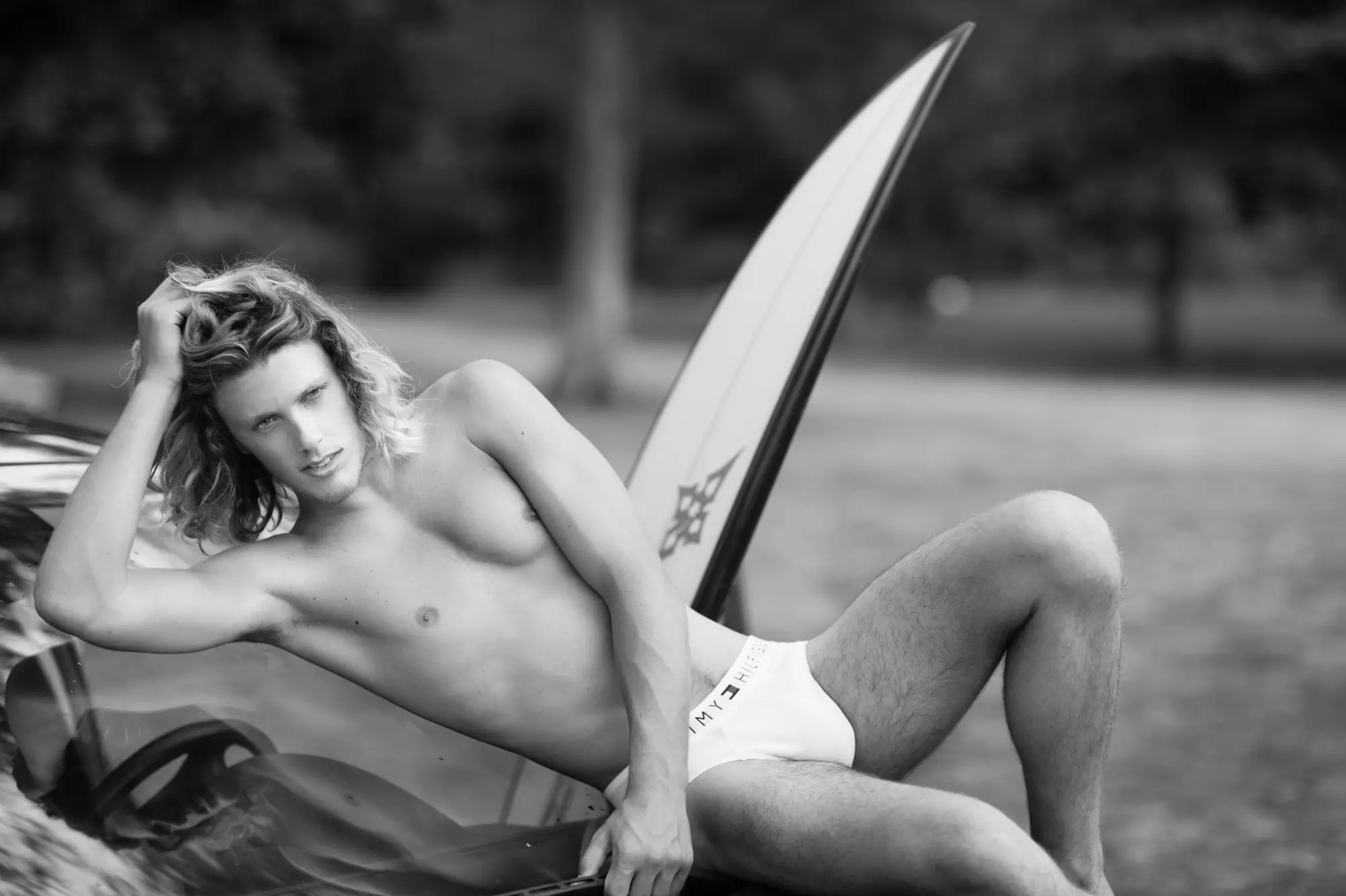 Niccolas Padaratz @ 40 graus models is een prachtige Braziliaanse surfer van 18 jaar die sexy stukken draagt ​​van @Ca-Rio-Ca-Shot van Xavier Samré.