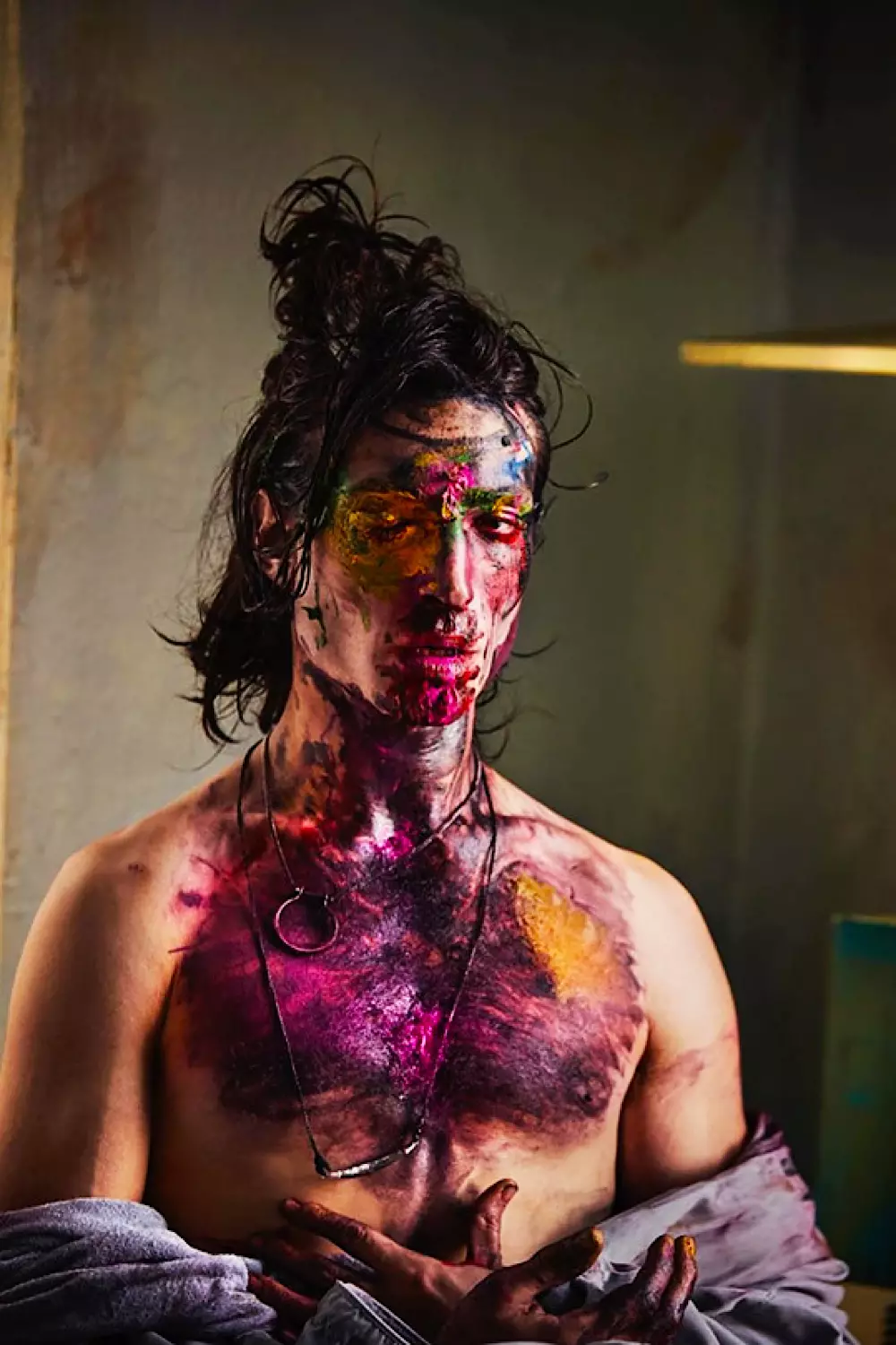 බ්‍රිතාන්‍ය GQ Spring 2020 කතුවැකිය සඳහා Ezra Miller