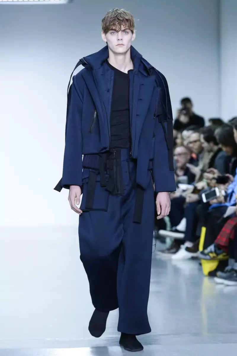 Craig Green menswear caij nplooj zeeg caij ntuj no 2015 hauv London