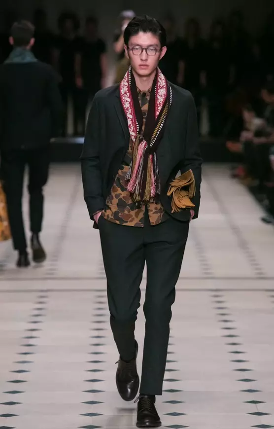 Burberry Prorsum Vira Aŭtuno/Vintro 2015 Londono