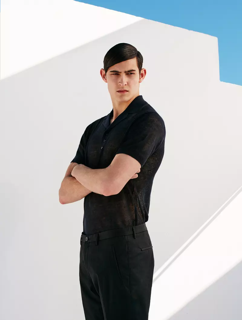 Model Rhys Pickering untuk Majalah Plaza oleh Tomas Falmer. Bergaya dalam pakaian hitam dan putih, gambar penuh adalah hasil kerja yang mengagumkan.