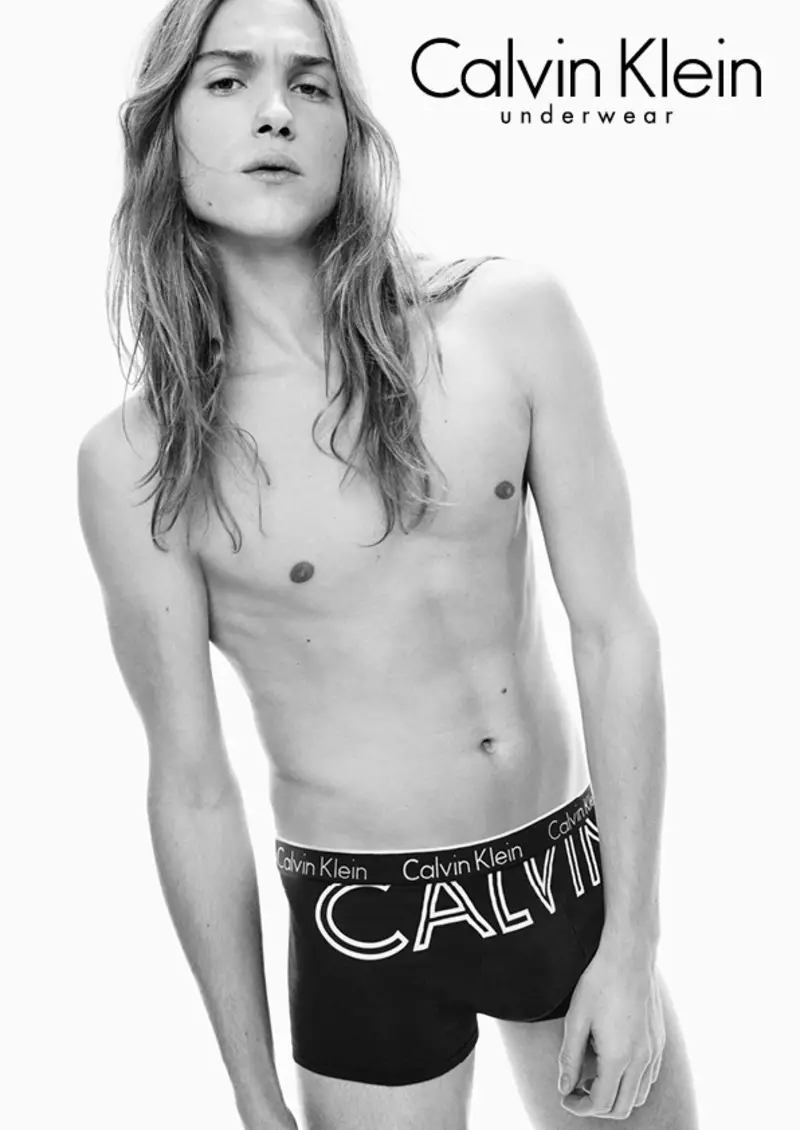 Calvin Klein Jeans 2016 Fotograf Marc De Groot huet mat Stylistin Tereza Ortiz fir Promotiouns Annoncen geschafft. Plus 2 nei Promotiouns CK Ënnerwäsch.