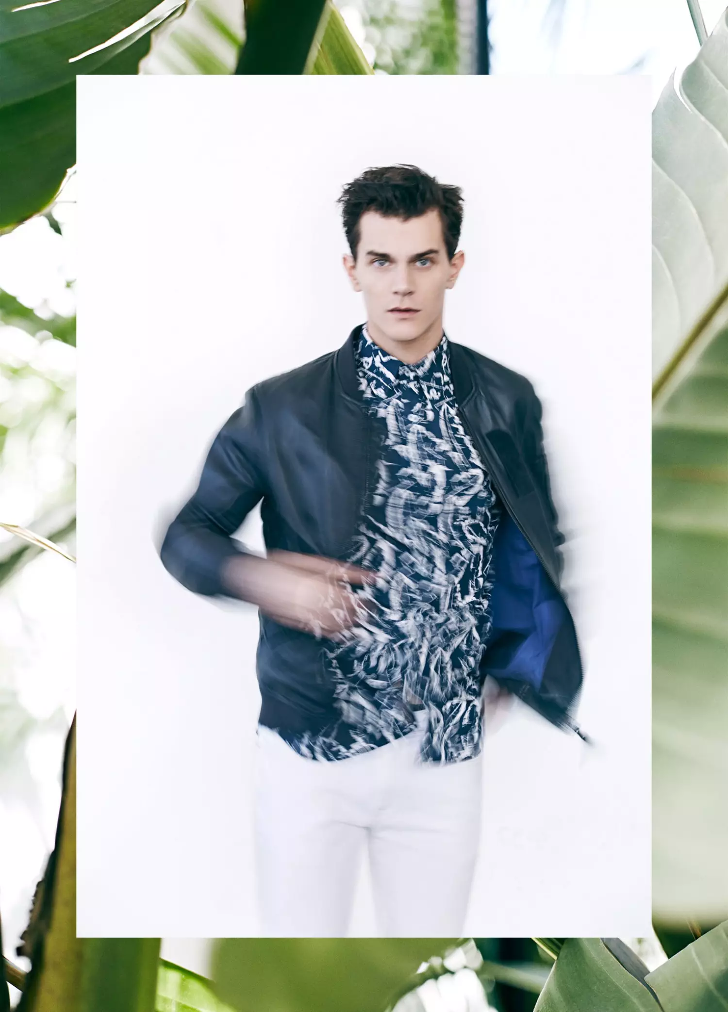 Novi S/S 2015 lookbook od Mango Mana nosiv je za mlade i odrasle ljude koji žele izgledati zapanjujuće na klasičan način, modernih krojeva, udobnih tkanina i vrlo lijepih uzoraka.