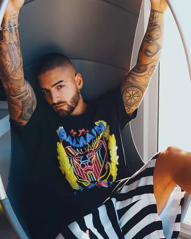 Seolann Balmain Comhoibriú le Maluma