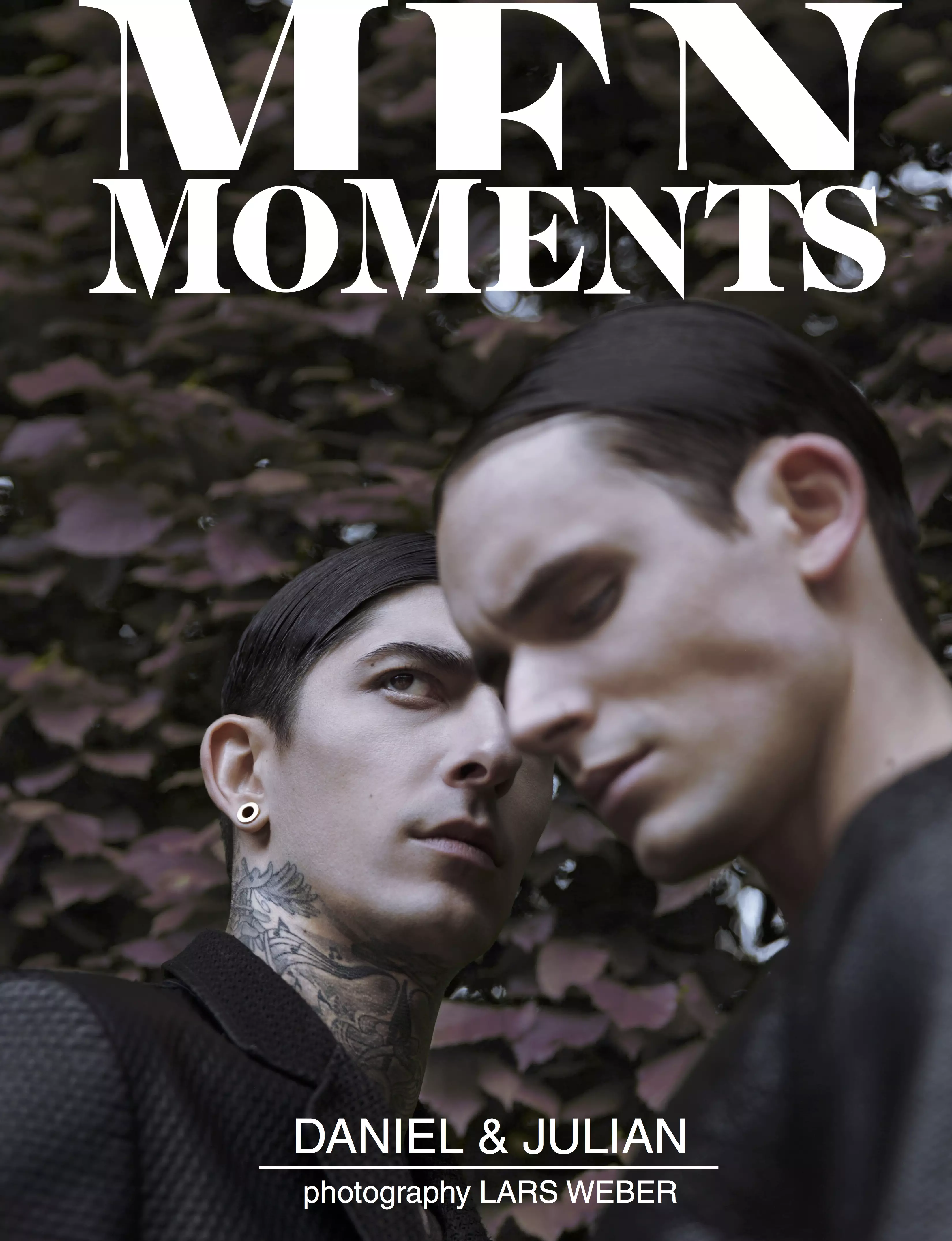 Men Moments Cover and fashion Issue 17 uu sawiray Lars Weber, oo uu habeeyey Julian Quante iyo isqurxin uu sameeyay Patrick Susic model Daniel oo ka socday MODELWERK iyo Julian oo ka socday Kult Models.