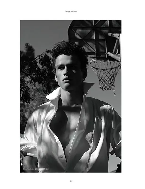 Simon Nessman er coverstjerne i At Large085