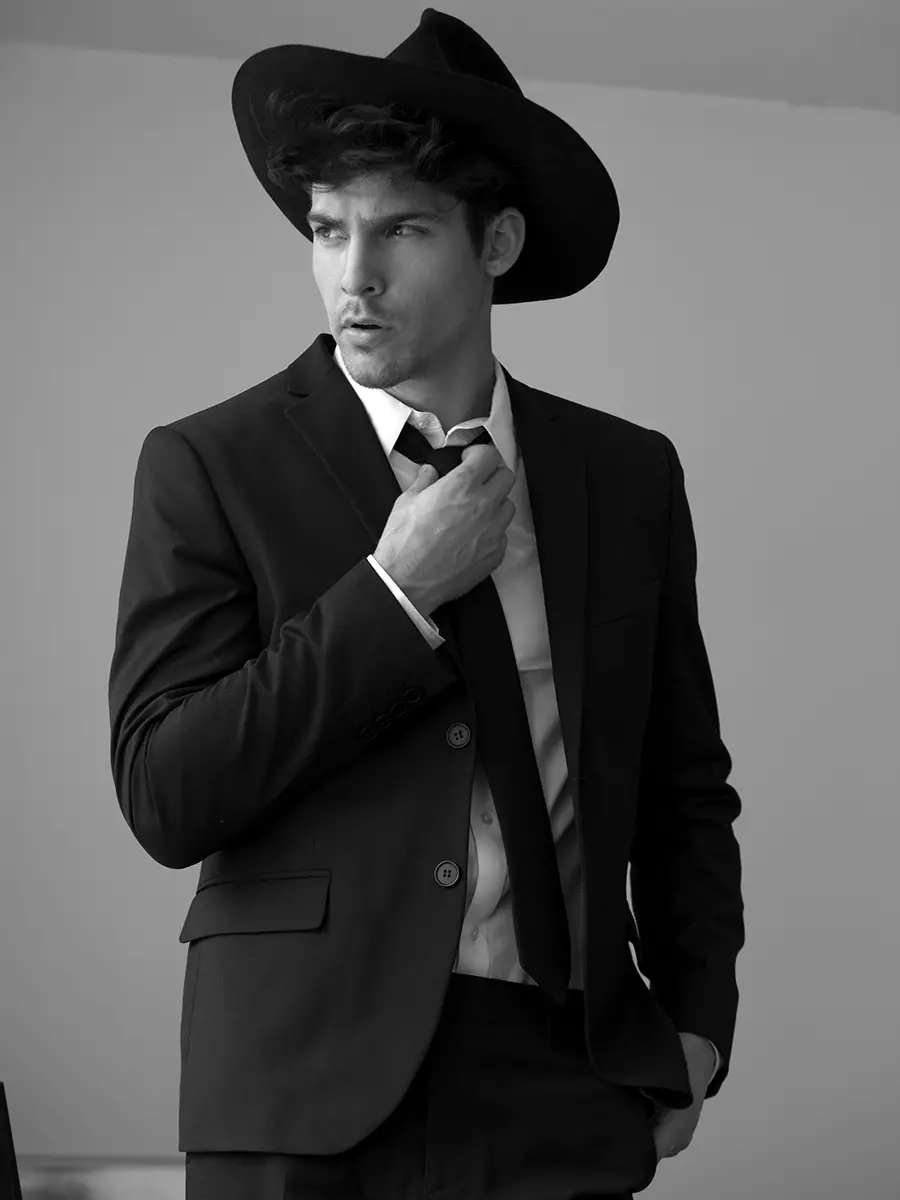 Chris Petersen ni Karl Simone Fashionably Male8