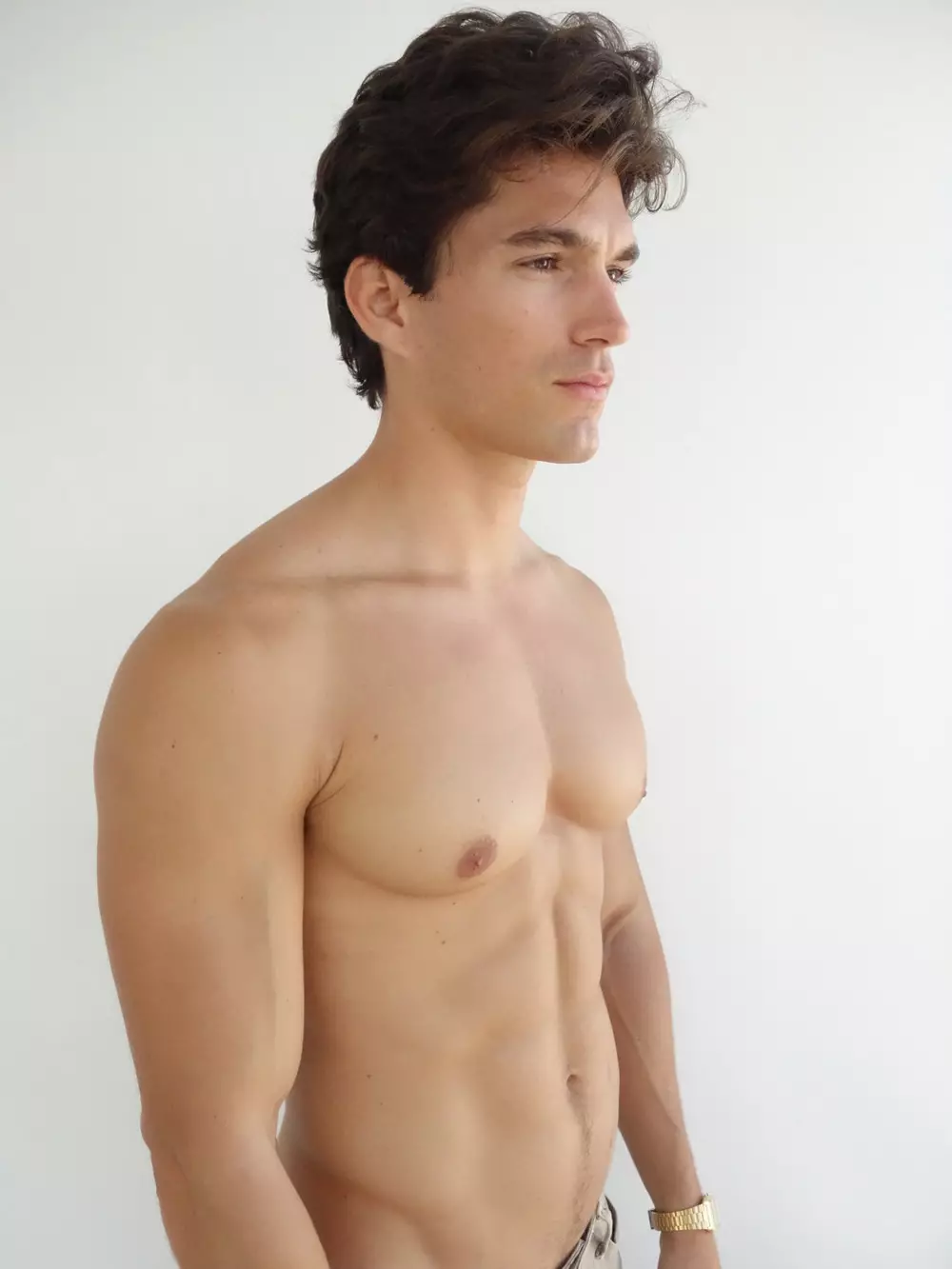 Digitals yang resah di Next Models Miami, inilah David Sanz 6'0 dari kecantikan yang kencang.