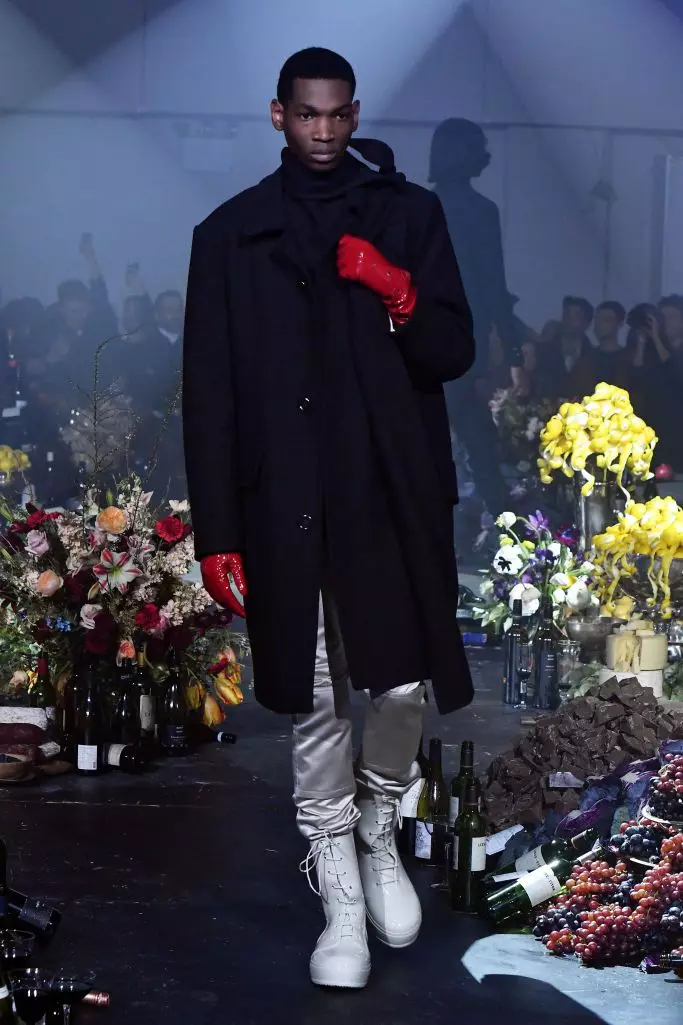 ລະດູໃບໄມ້ຫຼົ່ນຂອງຜູ້ຊາຍ Raf Simons 2018