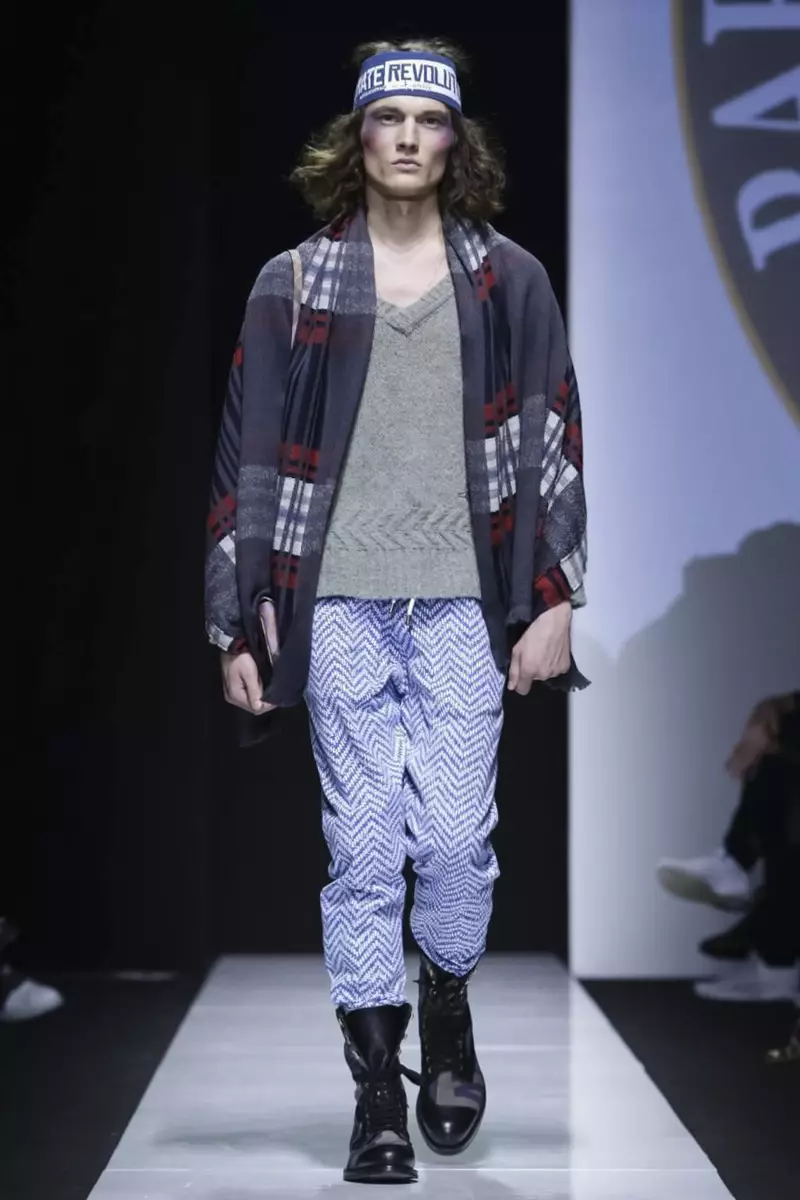 Vivienne Westwood Menswear Fall Winter 2015 Collection នៅ Milan