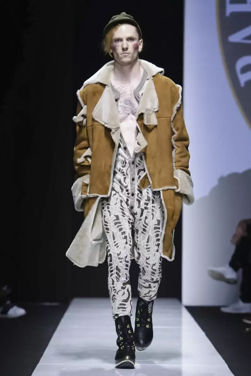 Koleksi Pakaian Lelaki Vivienne Westwood Fall Winter 2015 di Milan