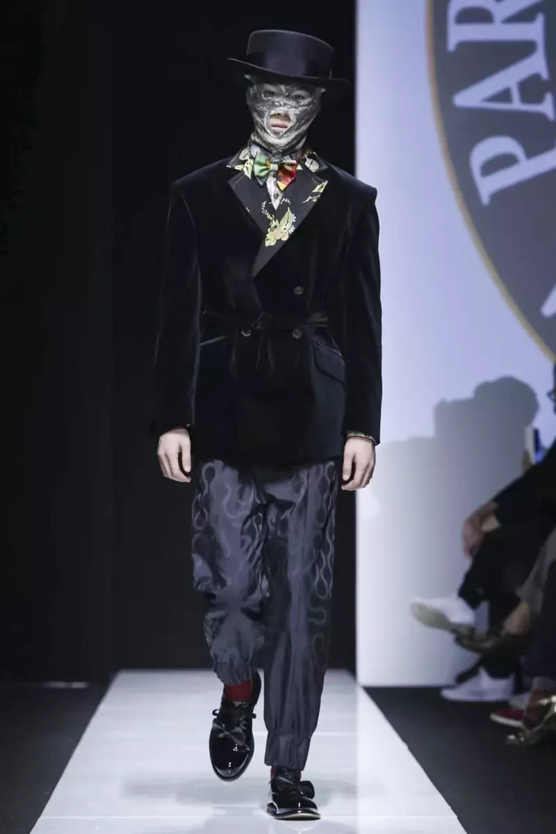 Vivienne Westwood Menswear Fall Winter 2015 Collection ในมิลาน