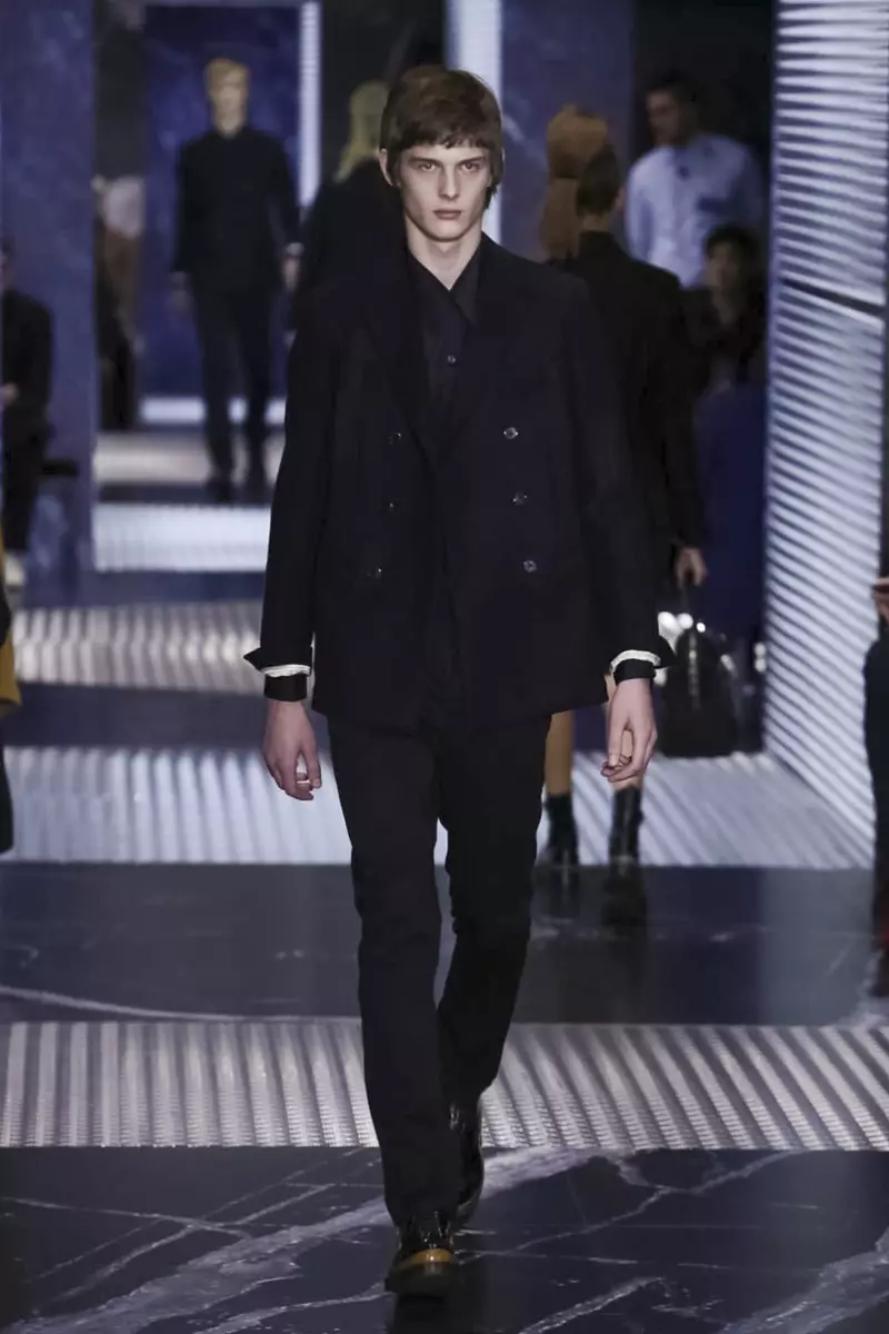 Zosonkhanitsa za Prada Menswear Fall Zima 2015 ku Milan