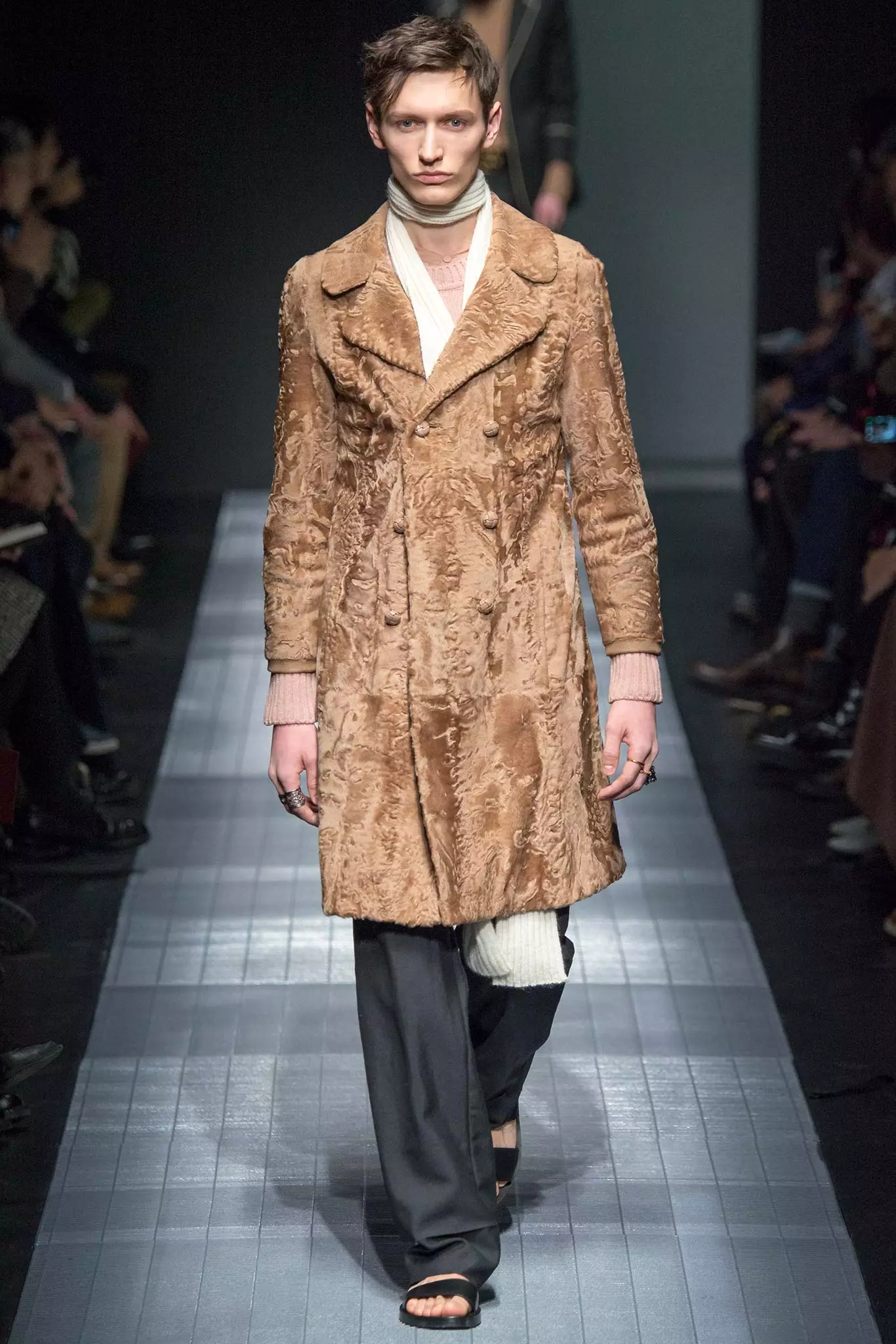 Otoño de Gucci para hombre: invierno de 2015 29