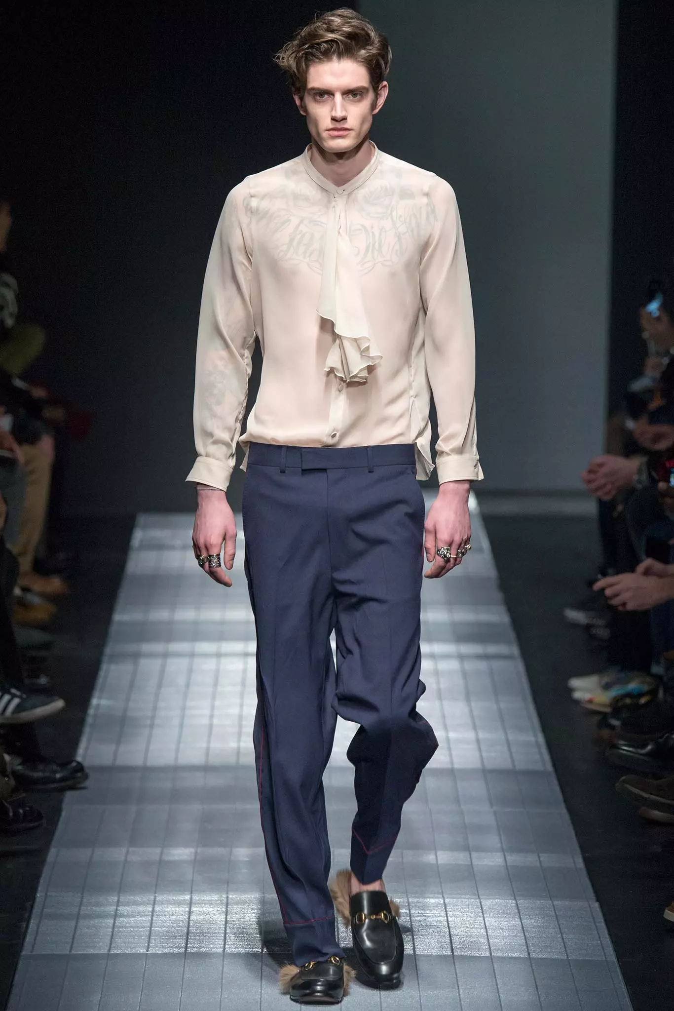 Gucci Mens Fall: ژمی 2015 03