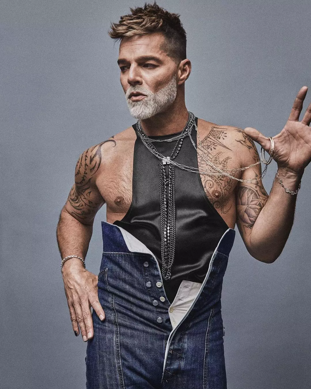 Schön! Tidningen firar 40:e nummer med Ricky Martin på omslaget