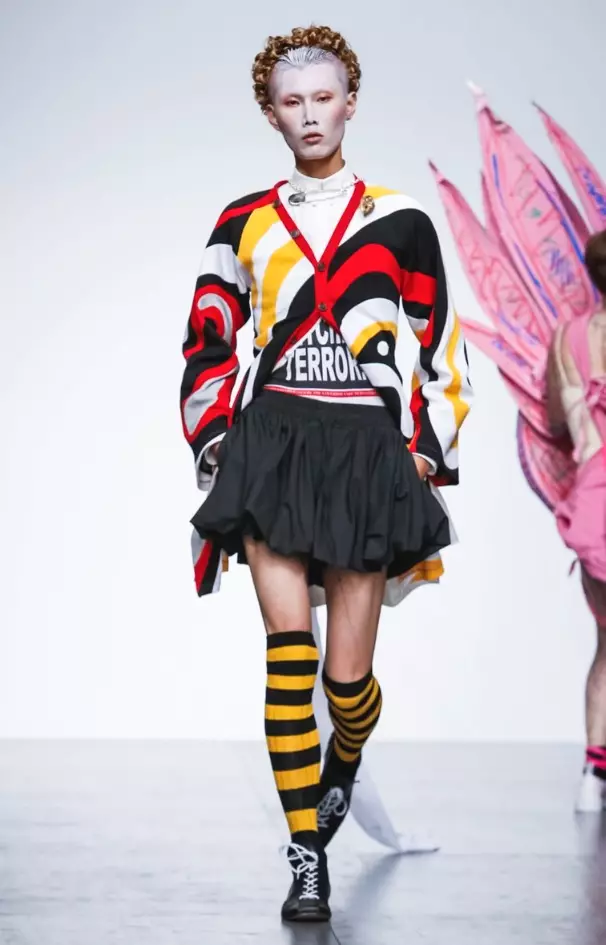 CHARLES JEFFREY LOVERBOY BAJU LELAKI SPRING SUMMER 2018 LONDON17