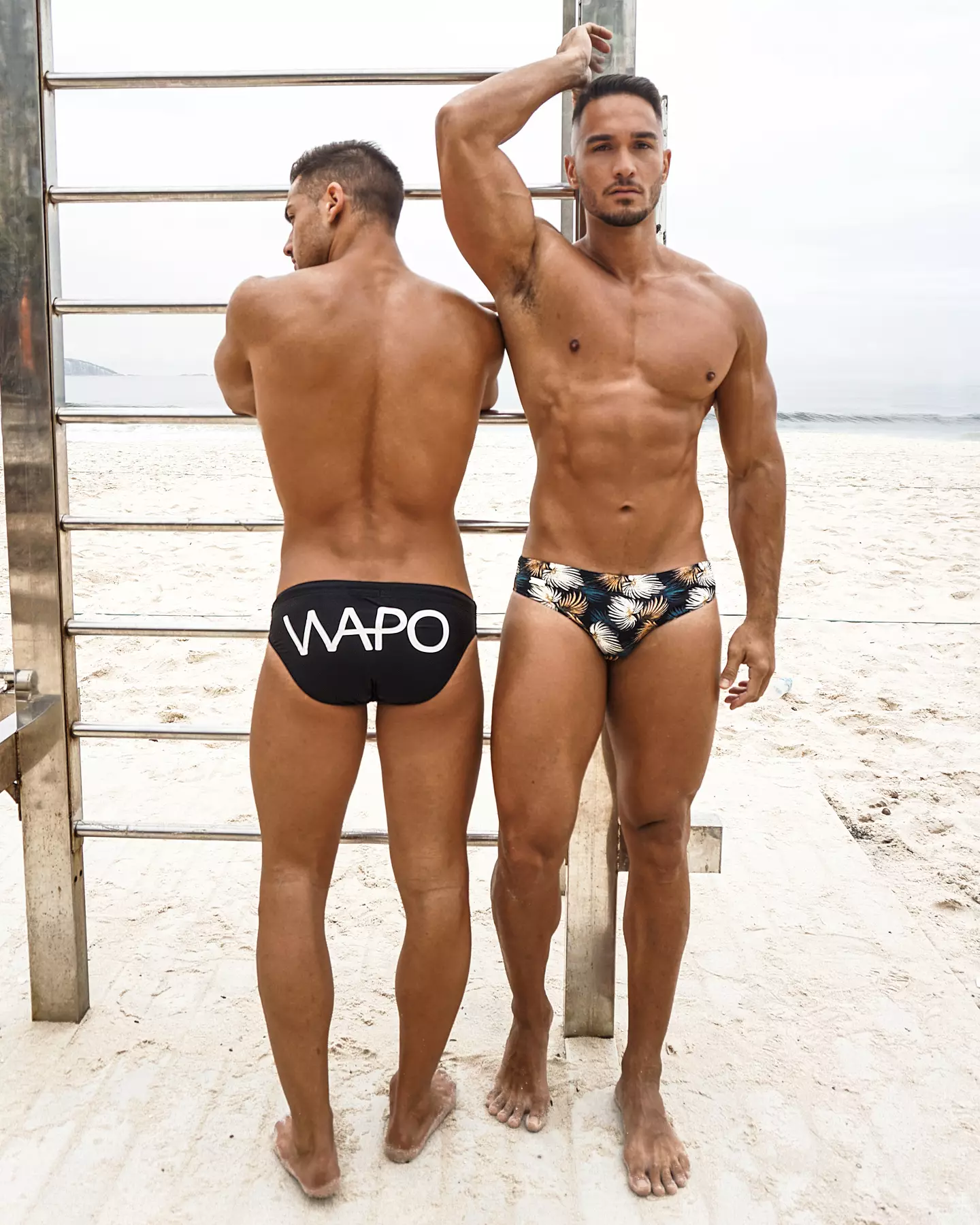 Alan Moura de Michael Wapo para Wapo Wear