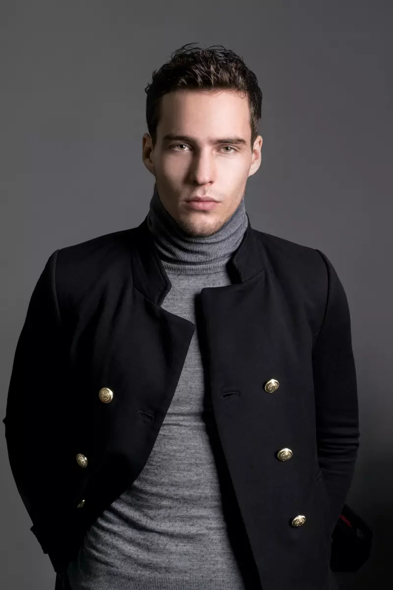 Earste geskikte yntsjinjen phoshoot troch fotograaf Jeremy Holden, kom en moetsje syn wurk features James Rothschild.