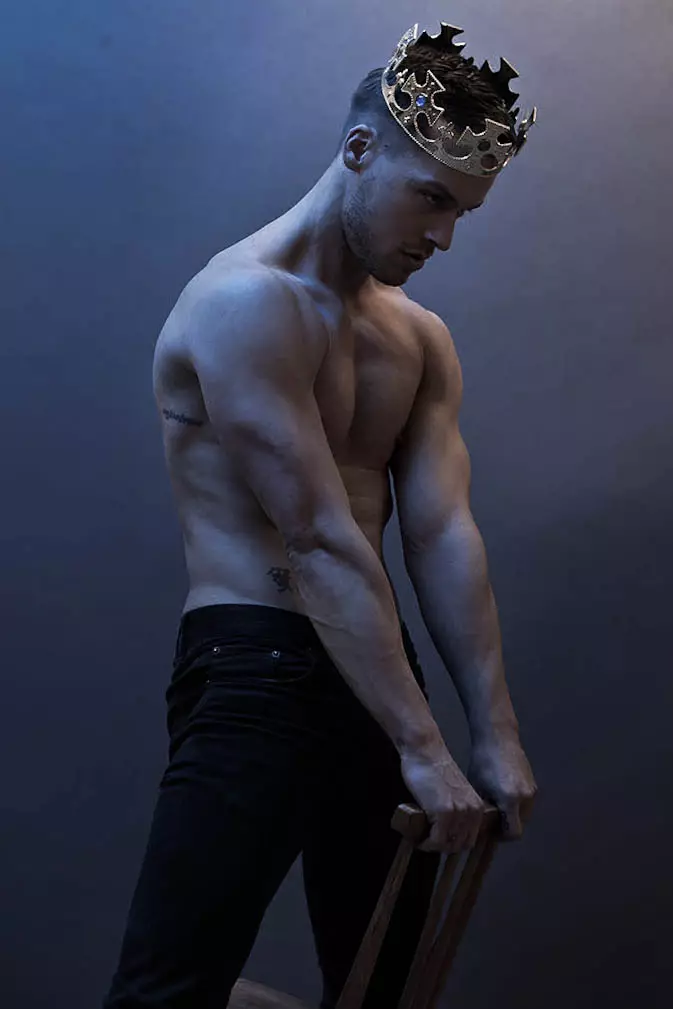 Fotografer Darren Black njupuk sesi seni sing nampilake penari, koreografer & model Jason Beitel.