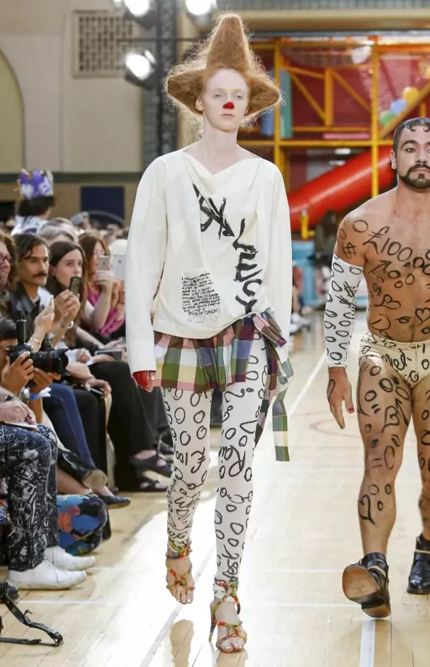 VIVIENNE WESTWOOD HOMMES & FEMMES PRINTEMPS ÉTÉ 2018 LONDRES57