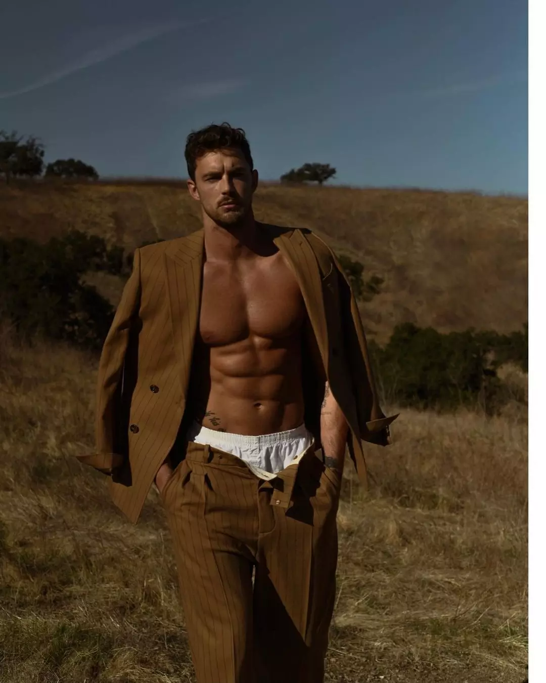 Christian Hogue waxaa qoray Grant Legan4