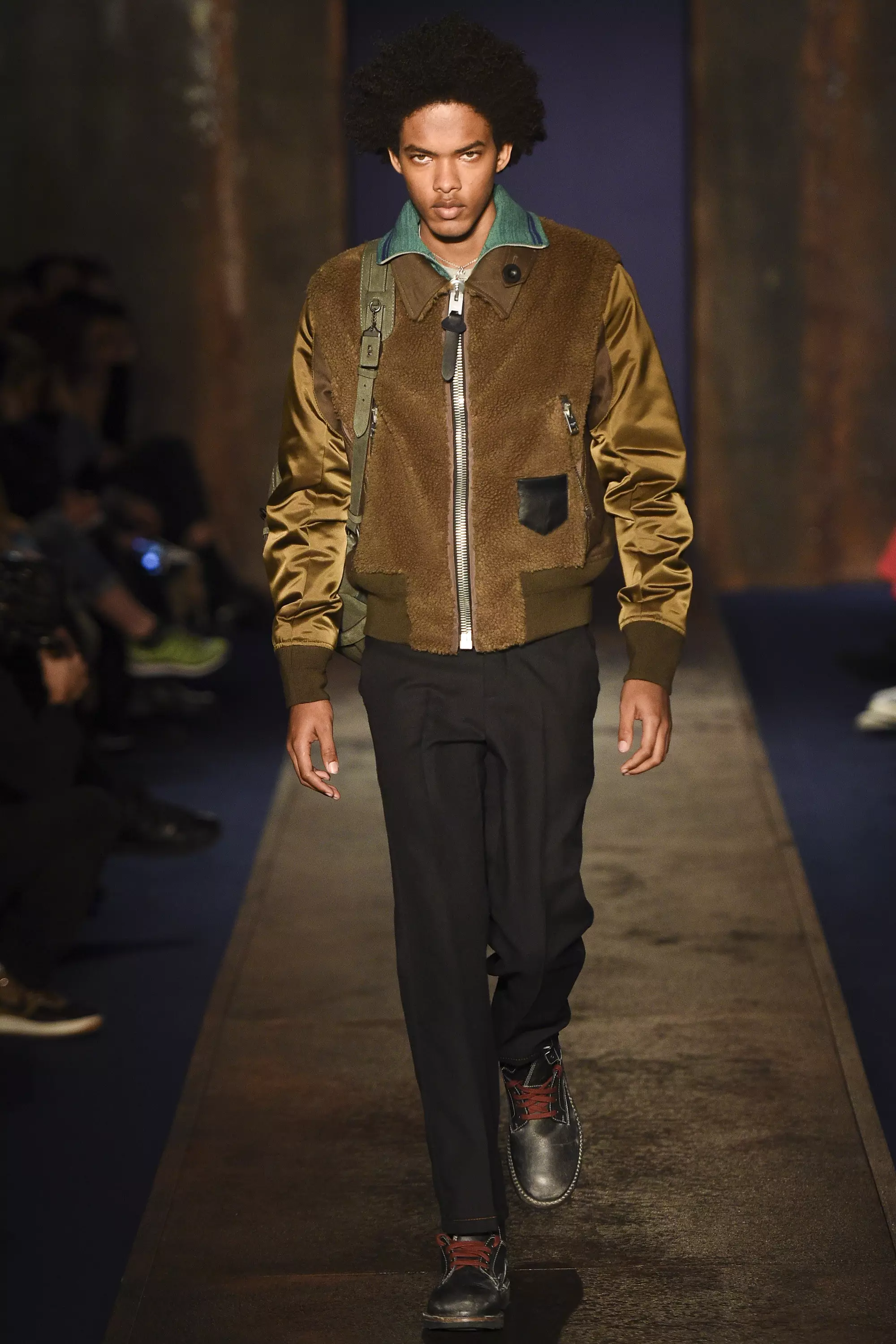 โค้ช 1941 FW 2016 ลอนดอน (24)