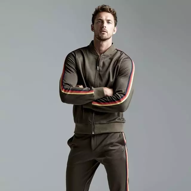 Christian Hogue สำหรับ Ron Dorff Sportswear