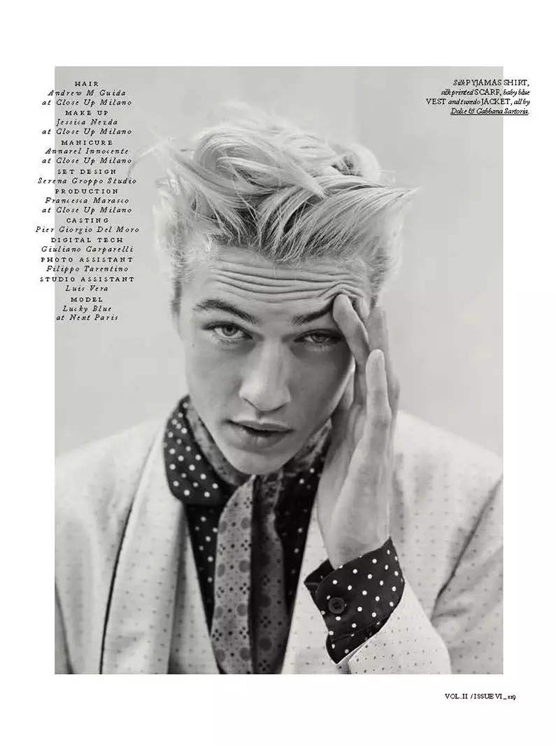 Hercules Universal S/S 2015 model sansasyonu Giampaolo Sgura'dan Lucky Blue Smith Moda editörü: Miguel Arnau, Saç: Andrew Guida ve Makyaj: Jessica Nezda.