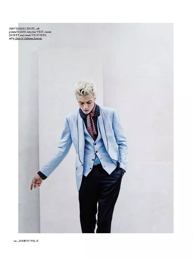 Hercules Universal S/S 2015 model sensation Lucky Blue Smith naGiampaolo Sgura Mupepeti wefashoni: Miguel Arnau, Bvudzi: Andrew Guida uye Makeup: Jessica Nezda.