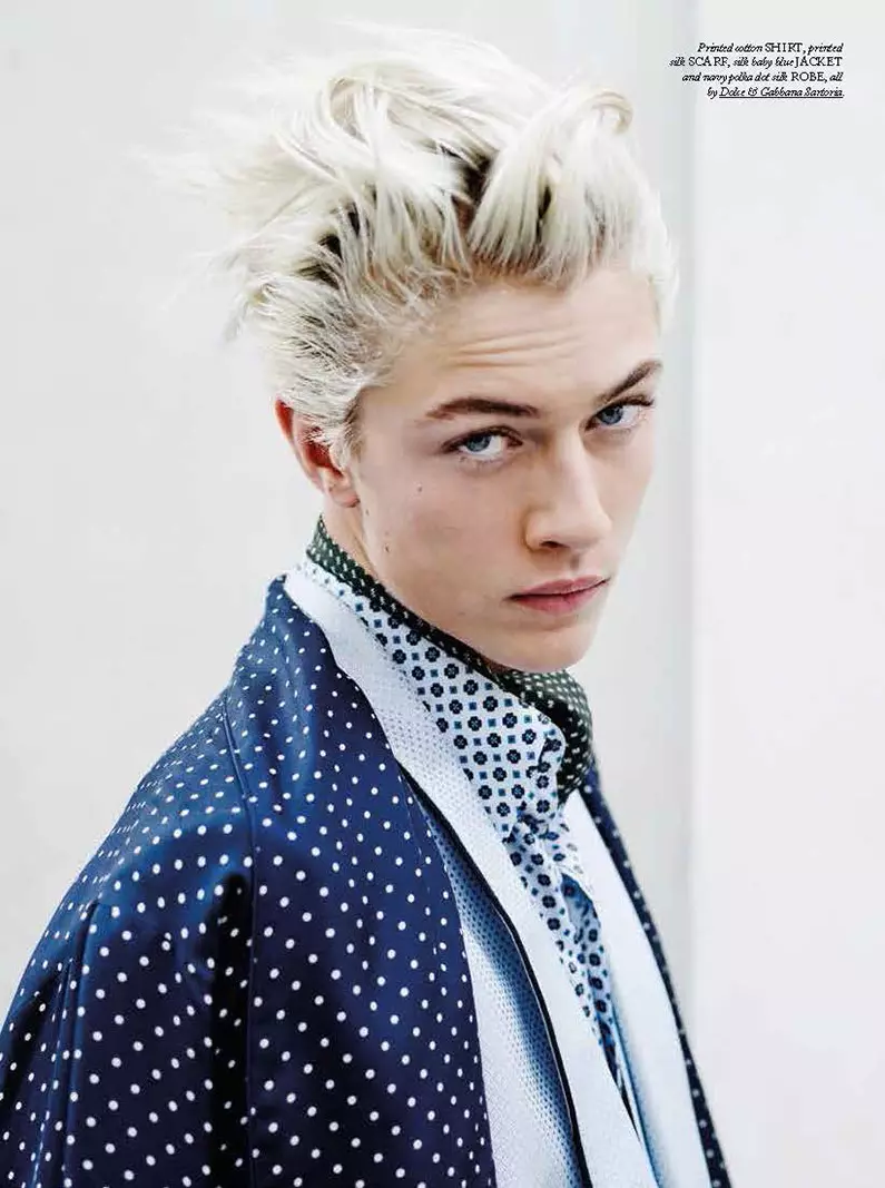 Hercules Universal S/S 2015 сензация на модела Lucky Blue Smith от Giampaolo Sgura Моден редактор: Мигел Арнау, коса: Андрю Гуида и грим: Джесика Незда.