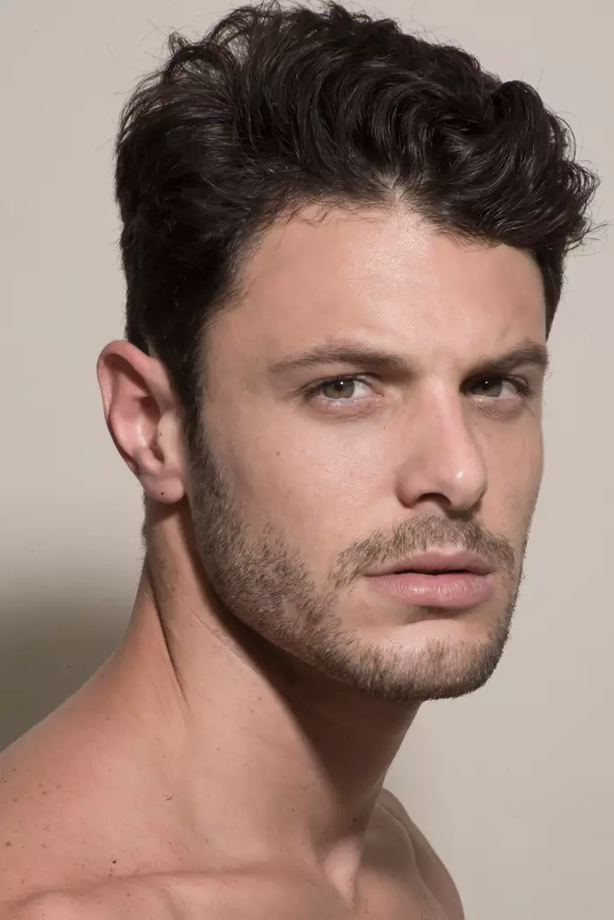 Skuespiller og model Eduardo Coutinho, L'AGENCE TEAM-bureauet, udelukkende fotograferet af test Talles Bourges i Sao Paulo.