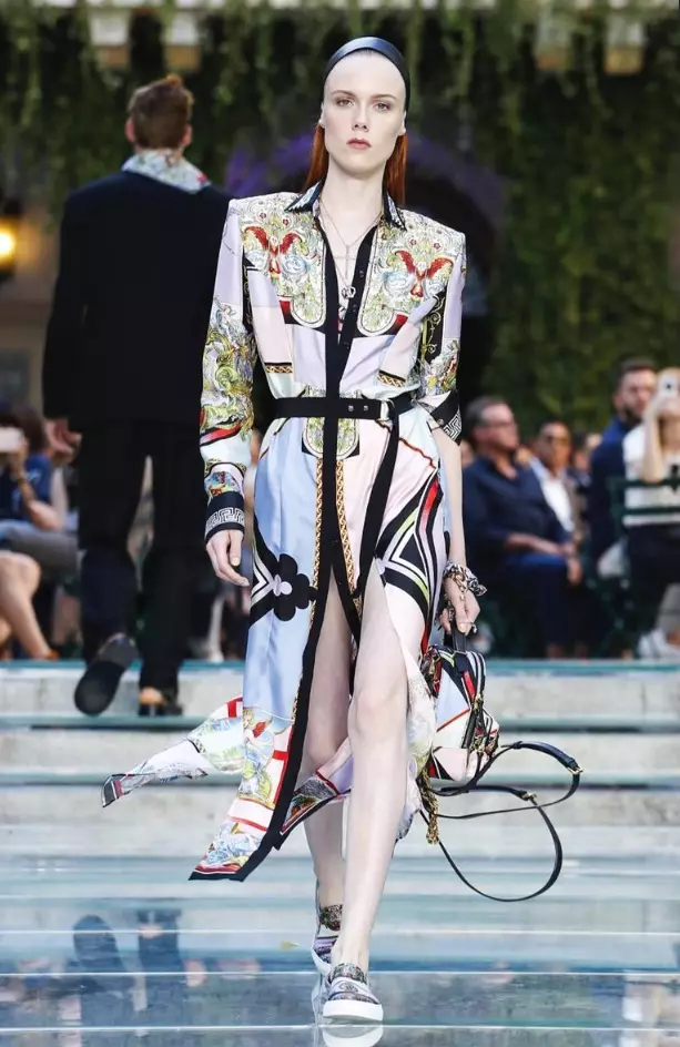 VERSACE BĂRBAȚI PRIMAVARĂ 2018 MILAN12