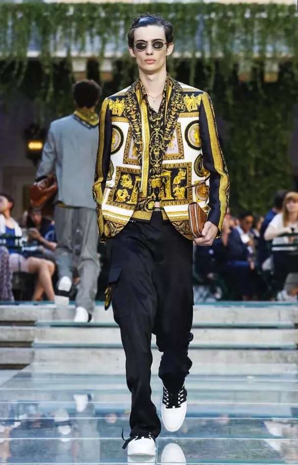 VERSACE MENSWEAR SPRING SUMMER 2018 MILAN5