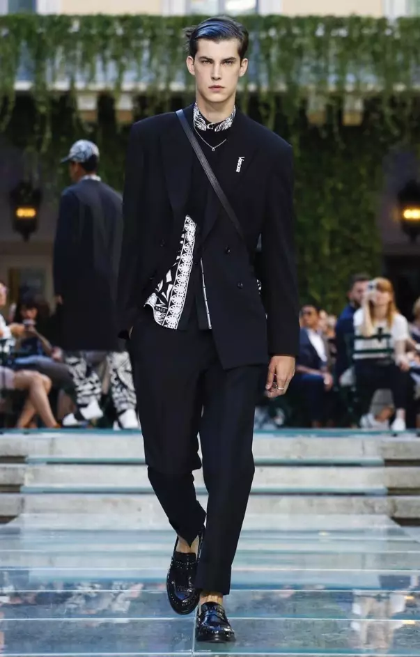 VERSACE BĂRBAȚI PRIMAVARĂ 2018 MILAN49