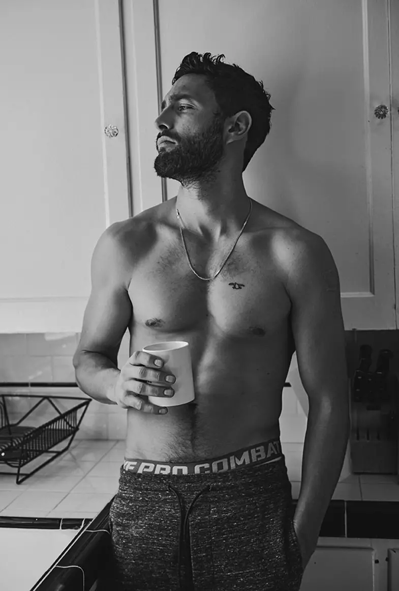 Noah Mills in 'n sportiewe weergawe met foto's deur Beau Grealy vir Associated NYC Lente 2015. Kyk dit!